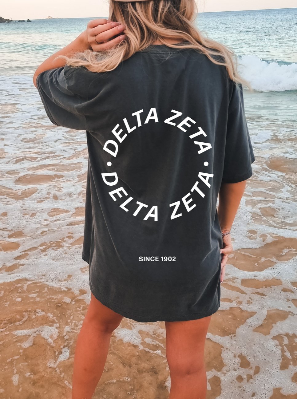 Delta Zeta Simple Circle Sorority T-shirt